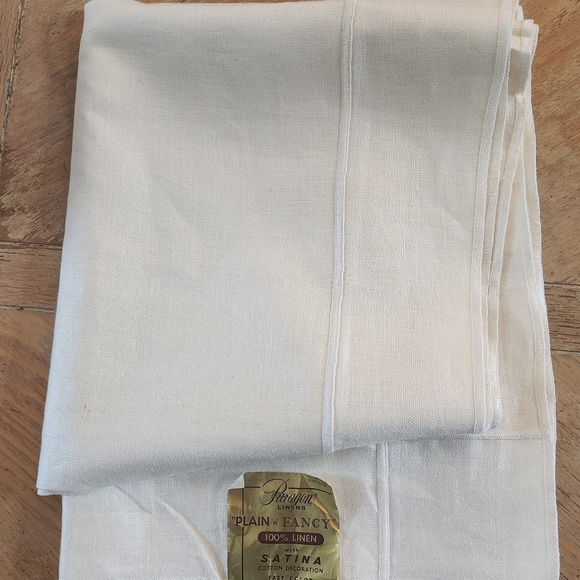 100% Linen Tablecloth Vintage made by Paragon Linens. 52" X 52" square w - Picture 1 of 6